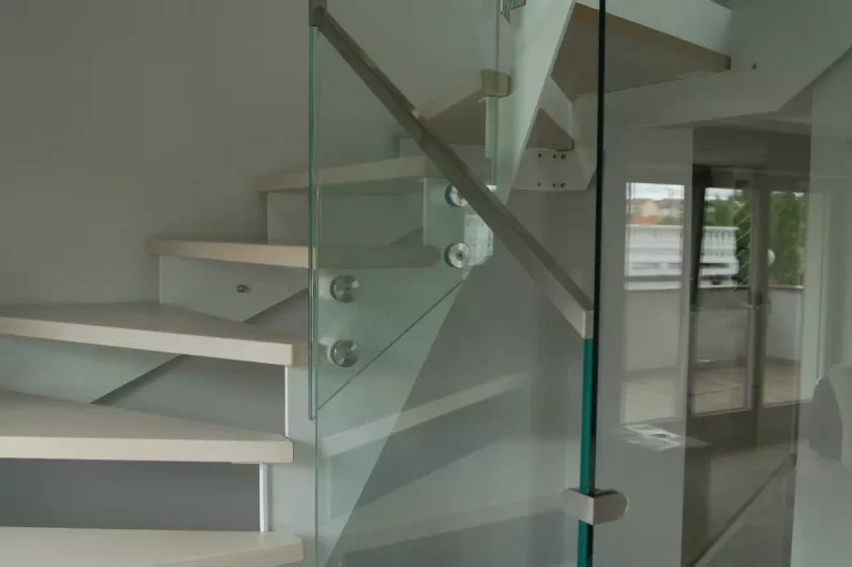 Balustrady nierdzewne - trwałość i nowoczesny design